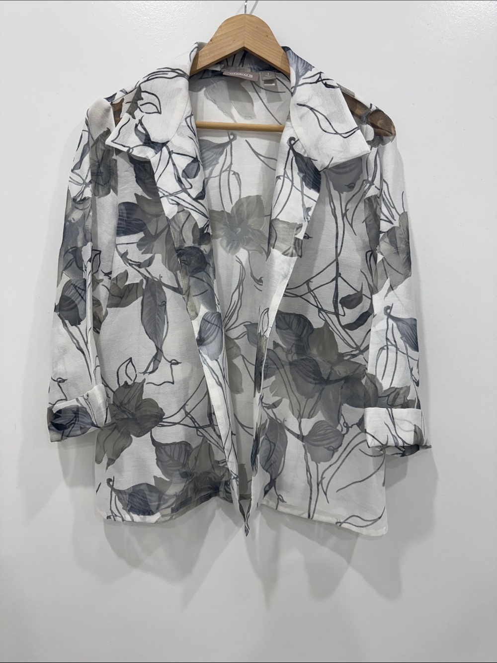 Chico’s Floral Open Front Lightweight Jacket Cardigan Gray White Size 1 (Medium)